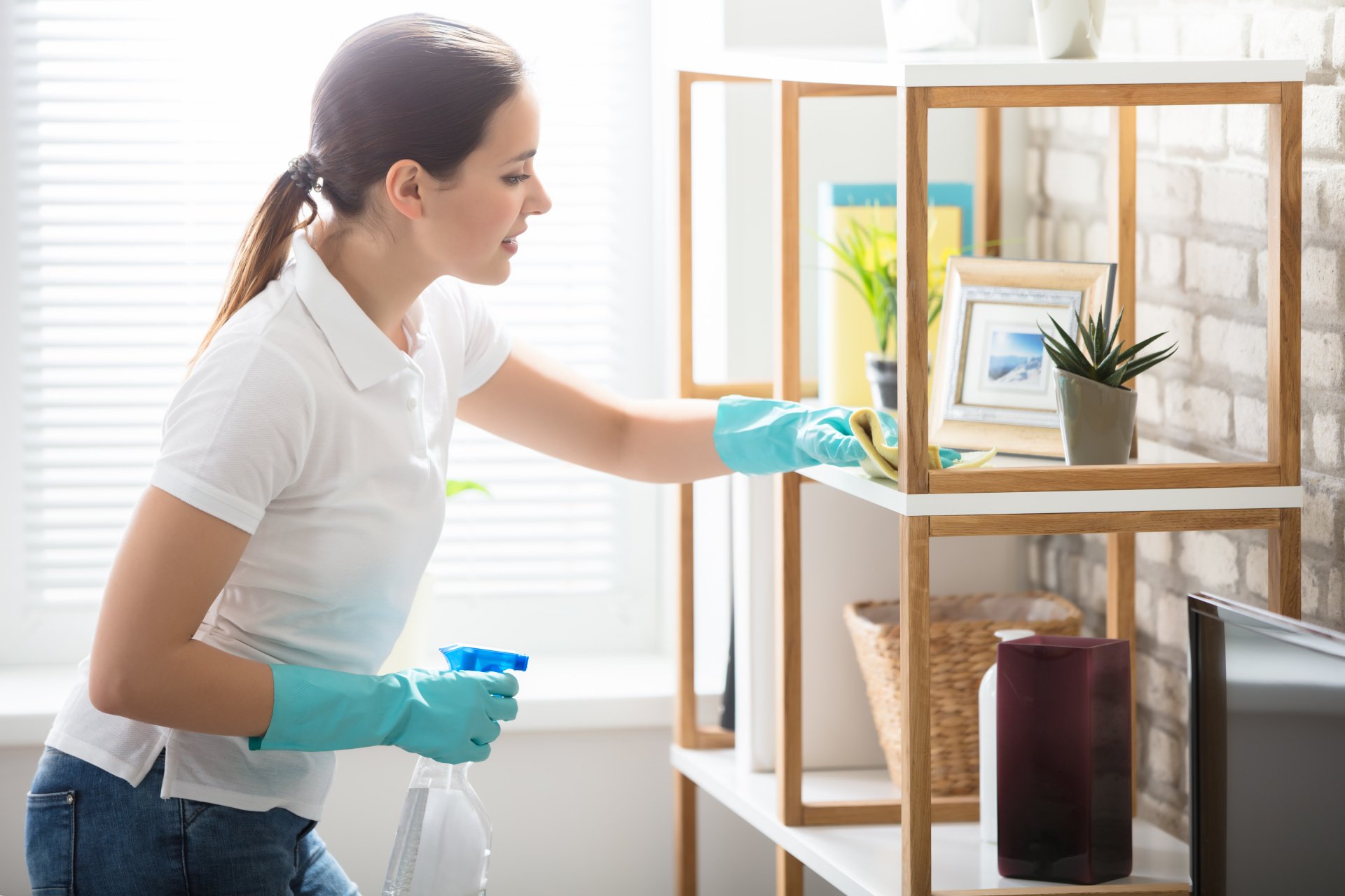 What Should I Look For When Hiring A Cleaning Service?